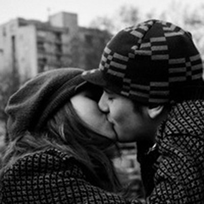 欧美情侣头像恩爱亲吻一对 双人情头接吻头像图片